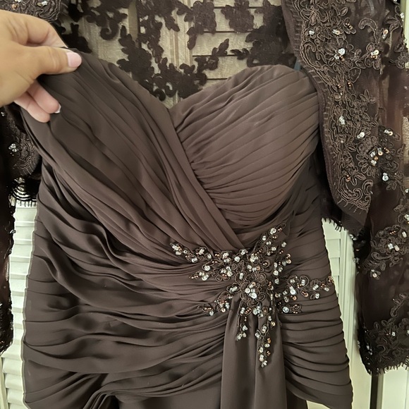 Beautiful mother of the bride, groom or grandmother dress - Picture 7 of 7